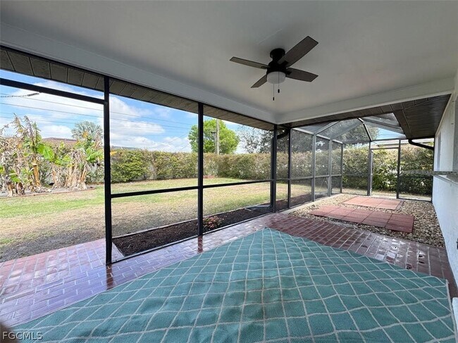 Building Photo - 2013 NE 4th Ter