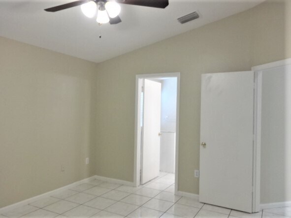 Building Photo - 1027 Summer Breeze Dr