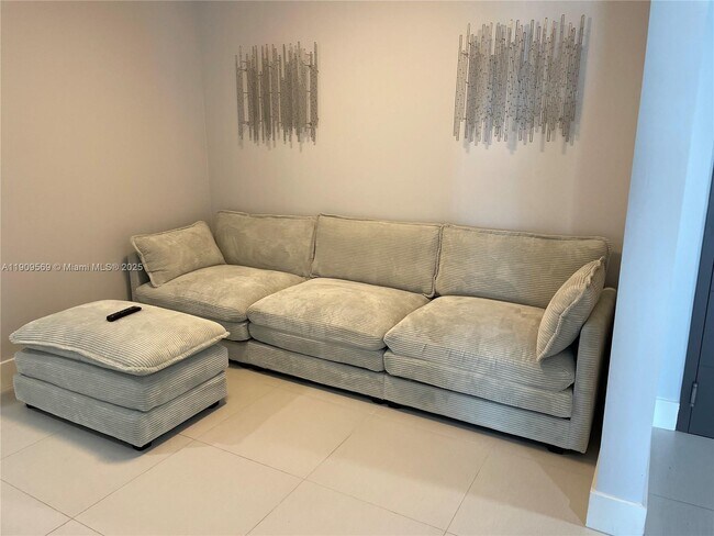 Building Photo - 17301 Biscayne Blvd