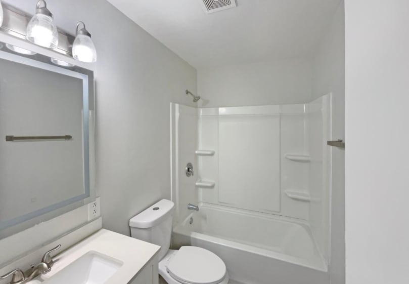 Building Photo - 2828 Shartle St