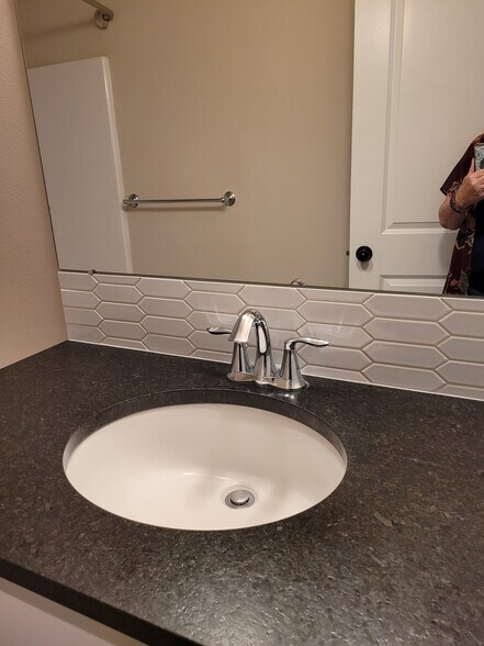 Building Photo - 3170 NE Coho St