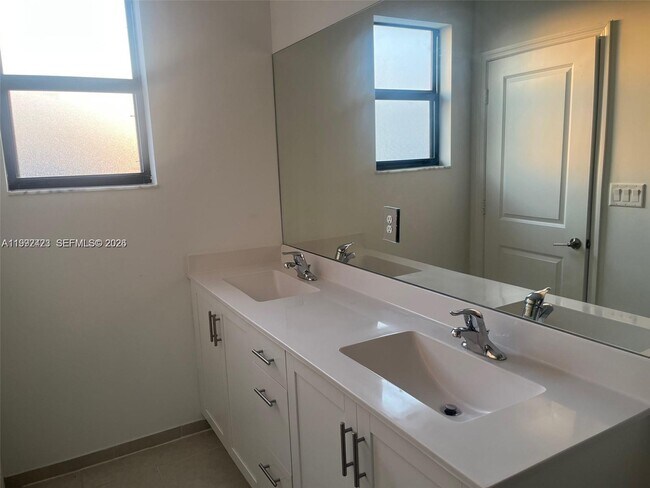 Building Photo - 25282 SW 107th Ct