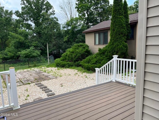 Building Photo - 656 Sacandaga Rd