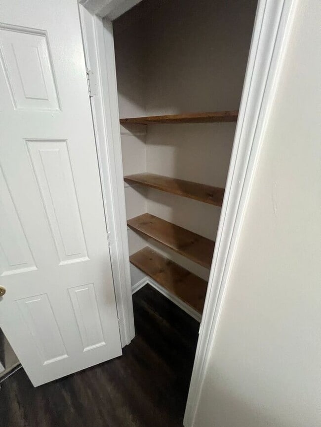 Building Photo - READY NOW!!! Ranch 2 bed 1 bath Duplex in Lawrenceville!