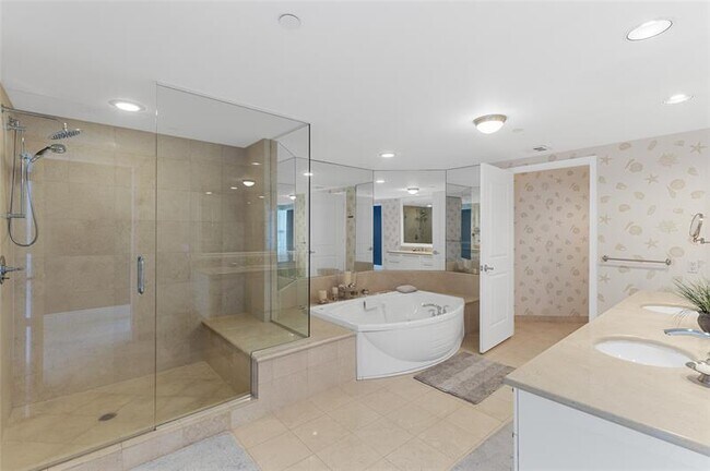 Building Photo - 3101 S Ocean Dr