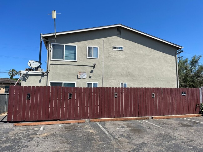 Building Photo - 1335 Lemon St