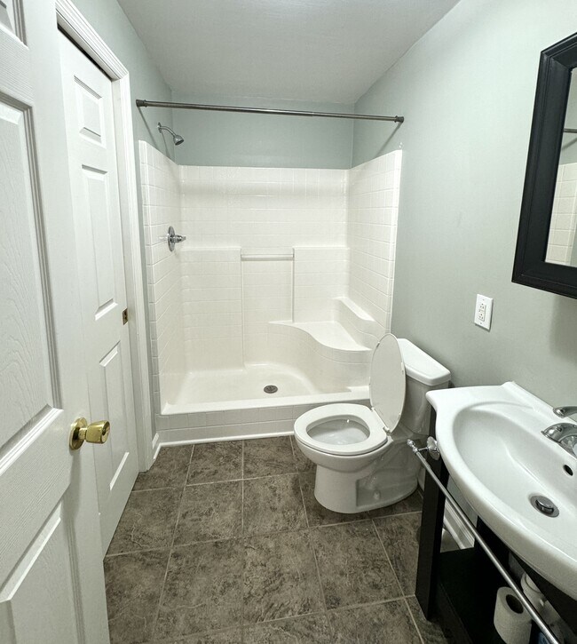 Building Photo - 125 Witheridge Dr