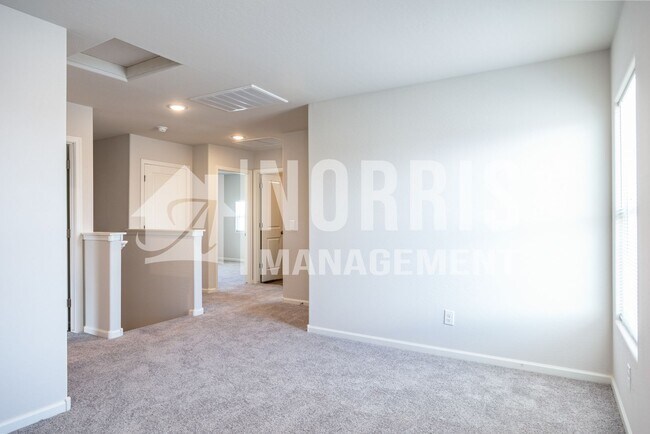 Building Photo - MOVE-IN SPECIAL: Large Home in Coolidge
