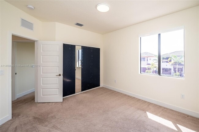 Building Photo - 8911 NW 160th Ter