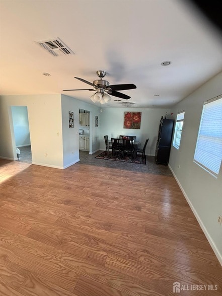 Building Photo - 31 Beverly St