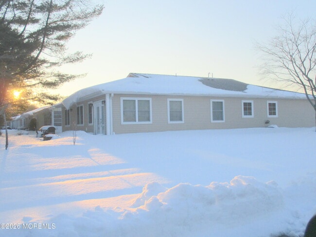 Building Photo - 117 Lions Head Blvd S