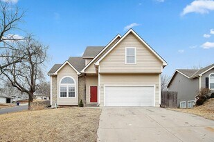 Building Photo - 733 Fir St