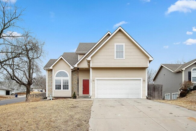 Building Photo - 733 Fir St