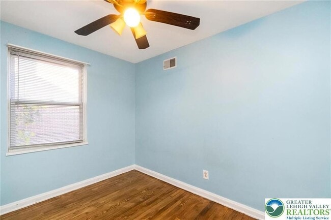 Building Photo - 240 Palmer St