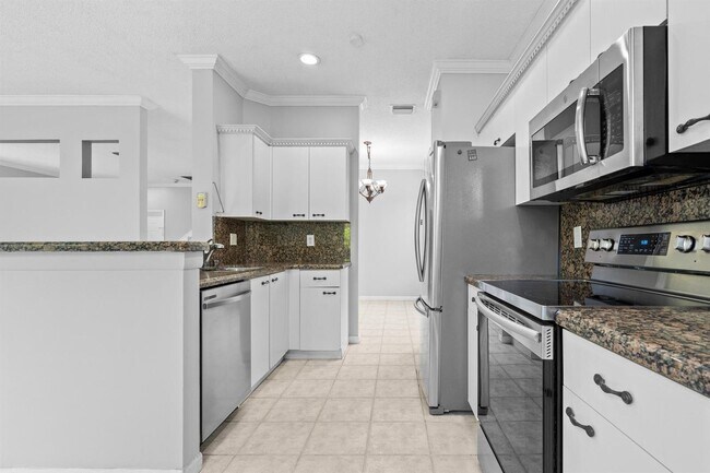 Building Photo - 4319 Greenbriar Ln