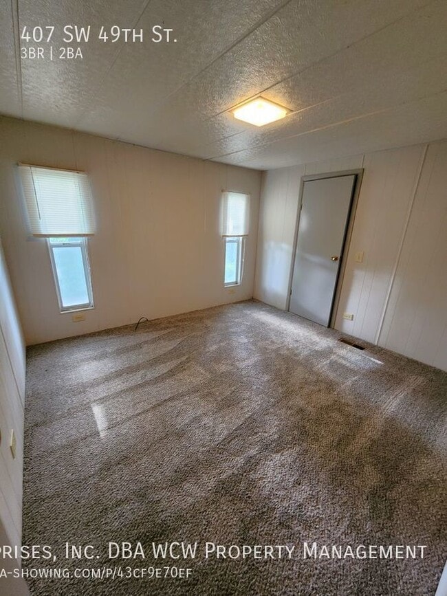 Building Photo - 407 SW 49th St