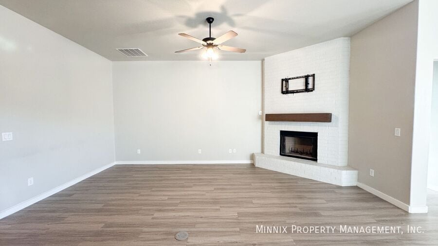 Building Photo - 3407 Bryan Ave