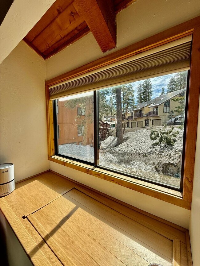Building Photo - Fully Furnished 2BD/2BA Mountain Townhome | Cozy Pellet Stove | Parking Included