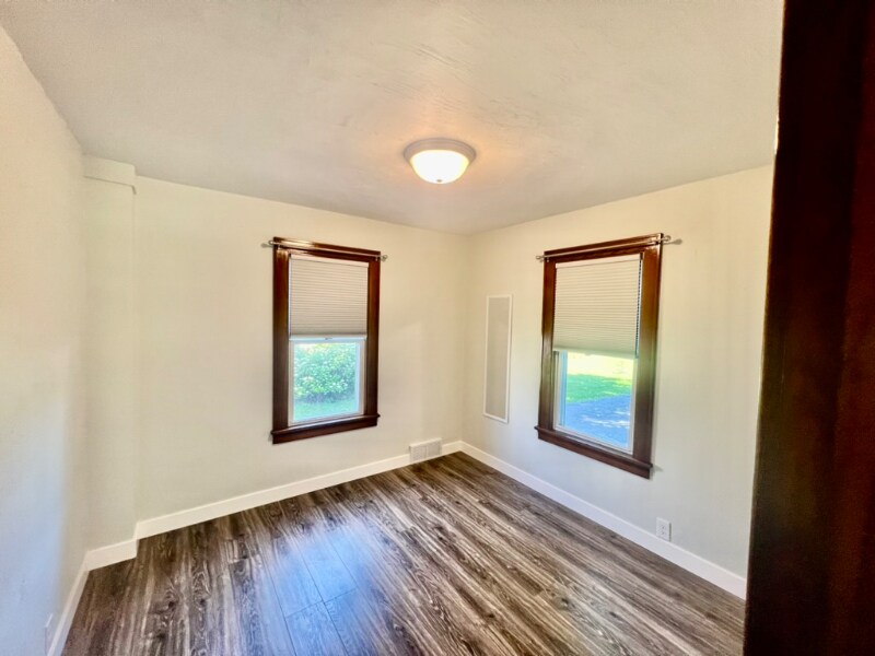 Building Photo - 1032 N Rapids Rd