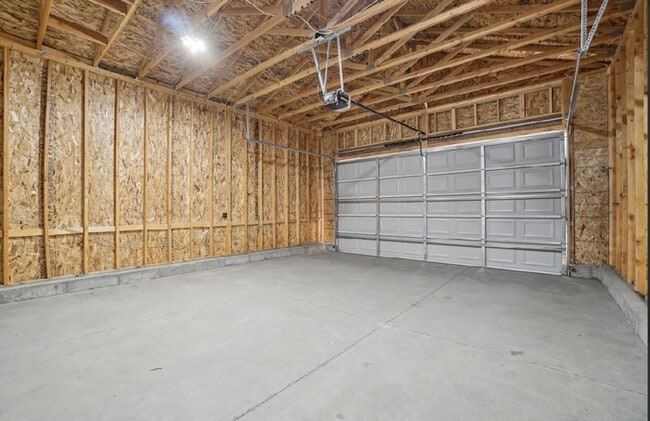 Building Photo - 2918 Pingree Ave E