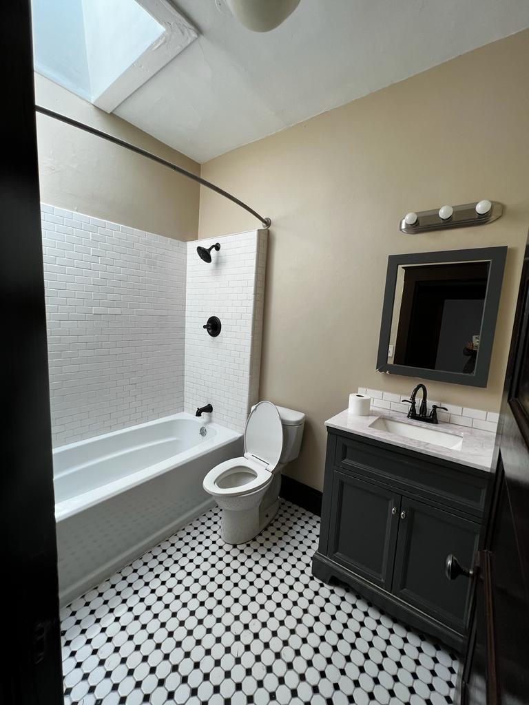 Building Photo - 1120 E 12th Ave