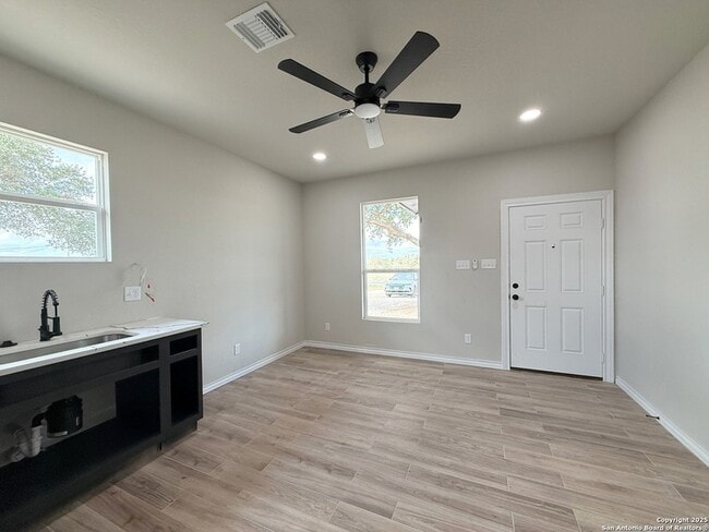 Building Photo - 3274 I-35