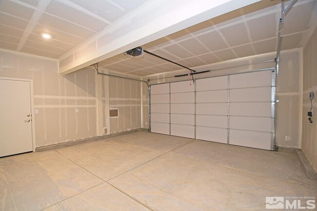 Building Photo - 7885 Taconite Dr