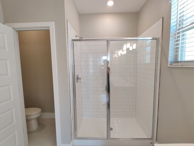 Building Photo - 9570 Little Bluestem Dr