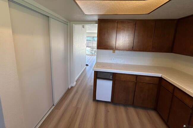 Building Photo - 2490 W Yowell Ct