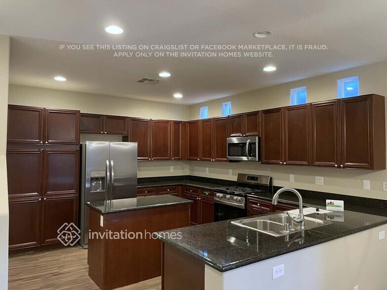 Building Photo - 10536 Danielson Ave