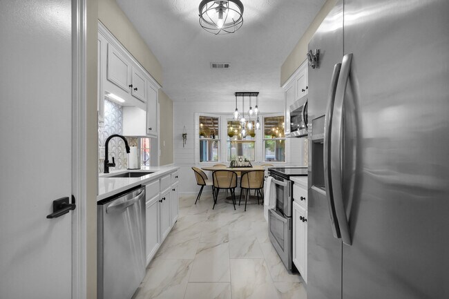 Building Photo - 1023 Brittlewood Dr