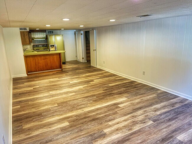 Building Photo - 6967 Pigeon Cove Rd