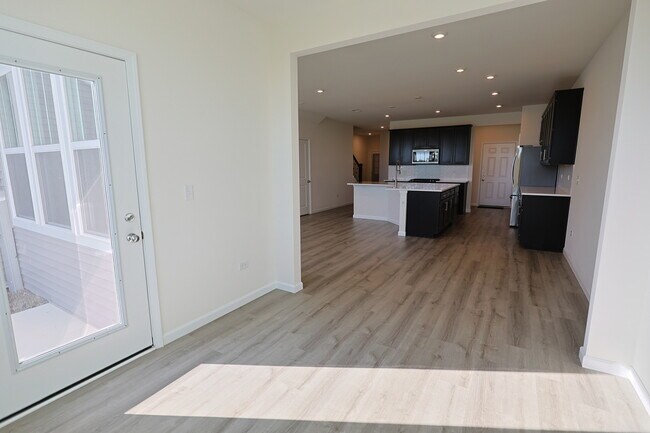 Building Photo - 2287 Ryegrass Ln