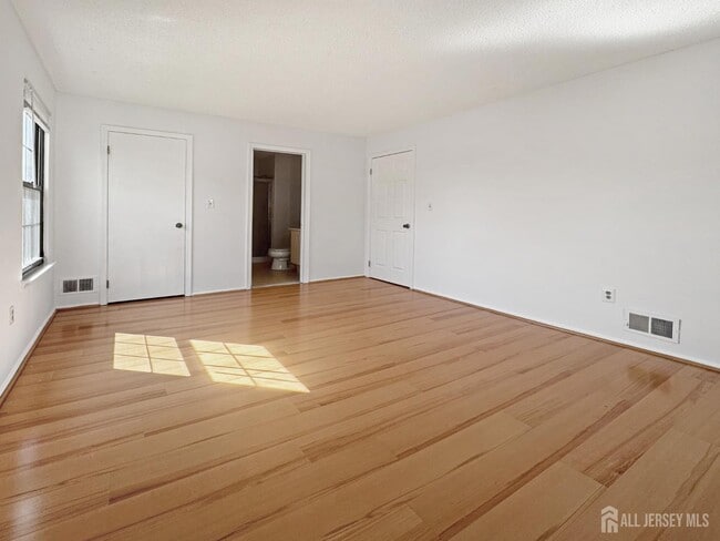 Building Photo - 481 Danbury Ln