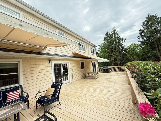 Building Photo - 29 Eastview Dr