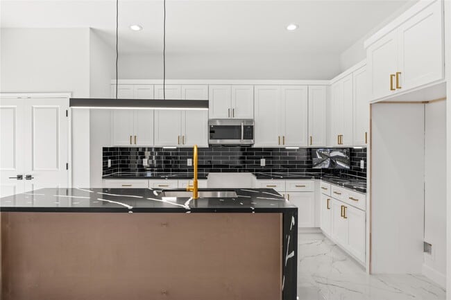 Building Photo - 5110 Westover St