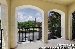 Building Photo - 8702 Village Dr