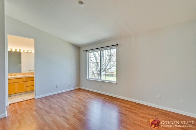 Building Photo - Comfort & Convenience in Santa Clara – Fre...