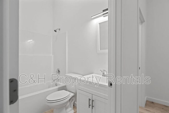 Building Photo - 218 Reda Ln