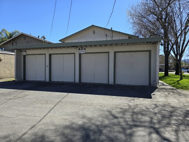 Garage with storage - 5744 Via Monte Dr