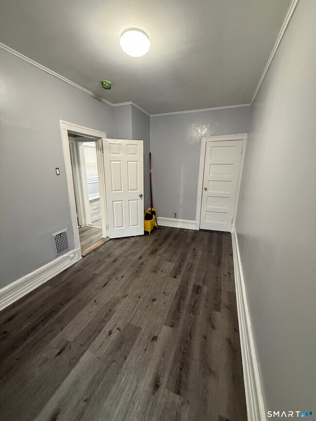 Building Photo - 378 Bond St