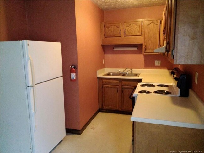 Building Photo - 1842 Frankie Ave