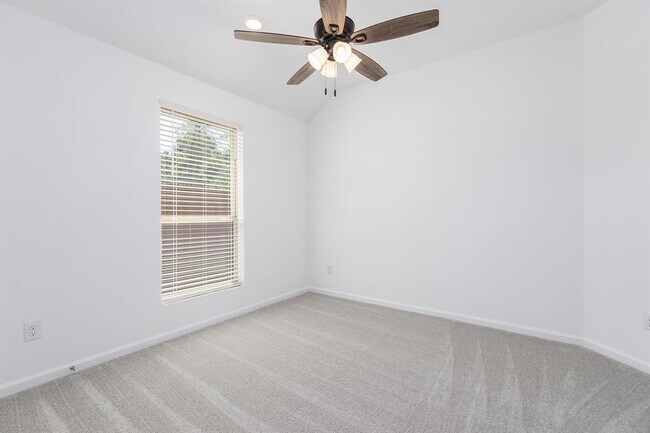 Building Photo - 28809 Mount Bonnell Dr