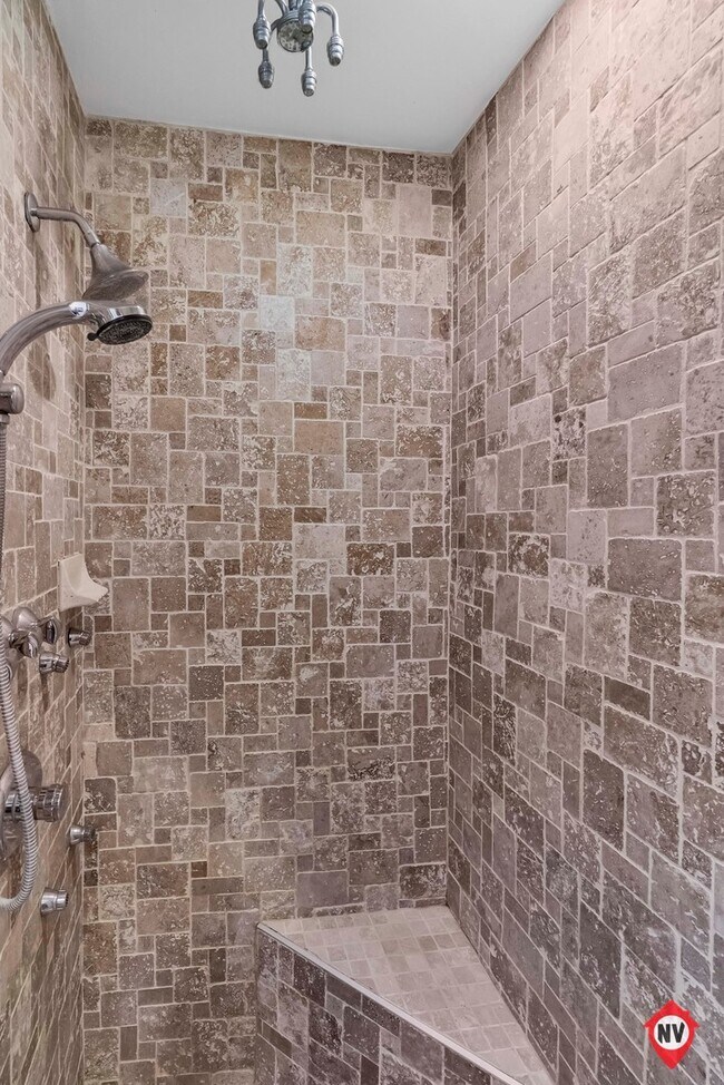 Building Photo - 3 Bedroom, 2.5 Bathroom Townhouse in Canton