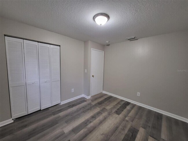 Building Photo - 2608 E 9th Ave