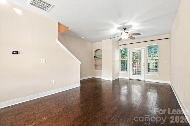 Building Photo - 732 Seigle Point Dr