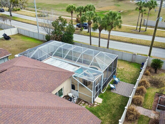 Building Photo - Tuscanny Street