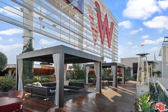 Building Photo - 6250 Hollywood Blvd