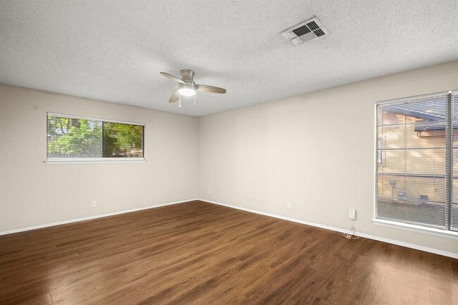 Building Photo - 10703 Parkfield Dr