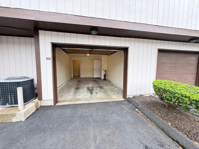 Building Photo - 27 Crows Nest Ln